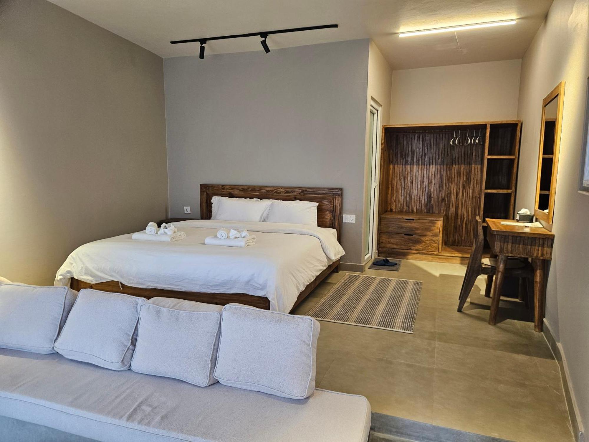 Hotel Blossom Pokhara Exterior photo