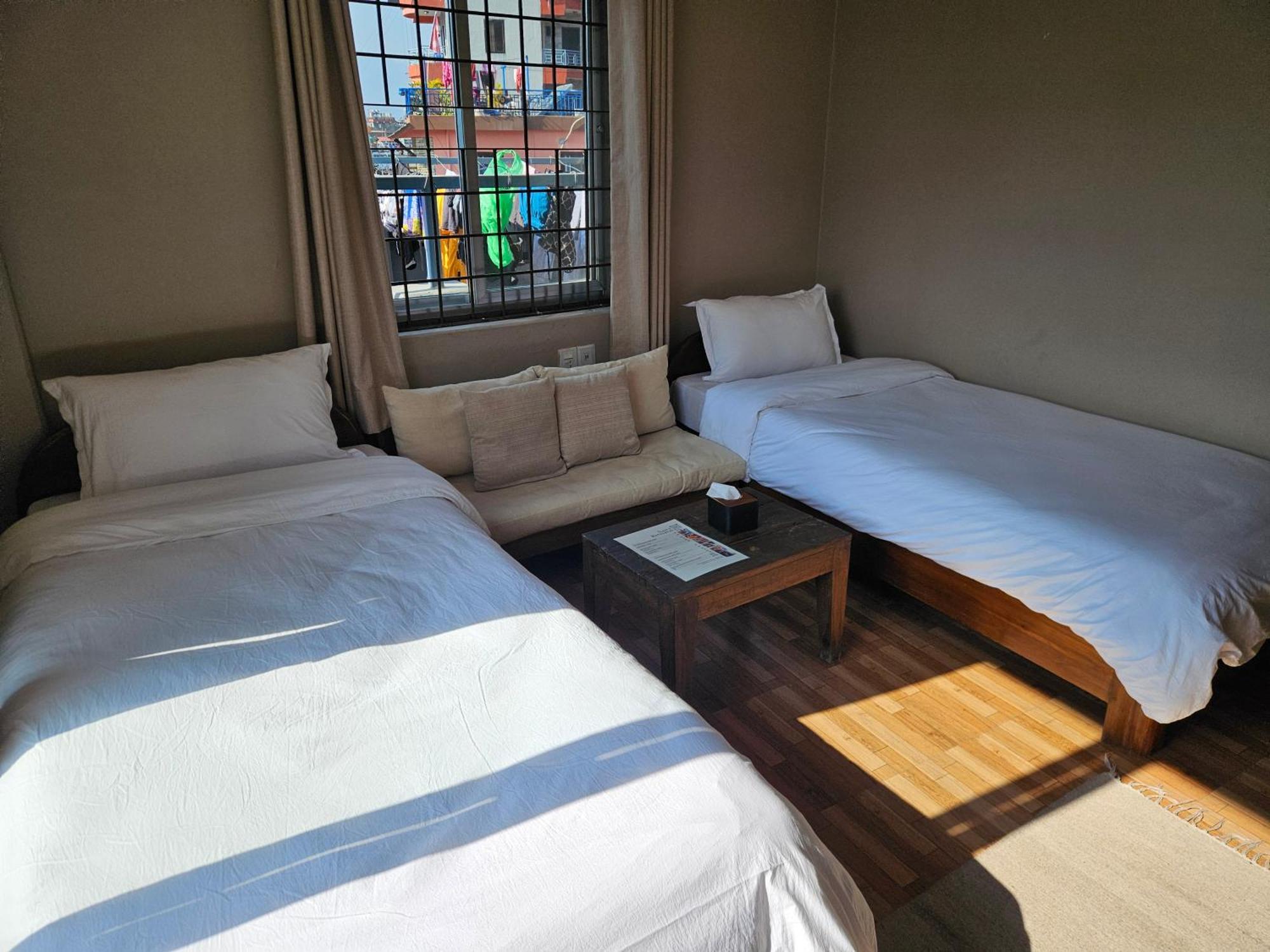 Hotel Blossom Pokhara Exterior photo