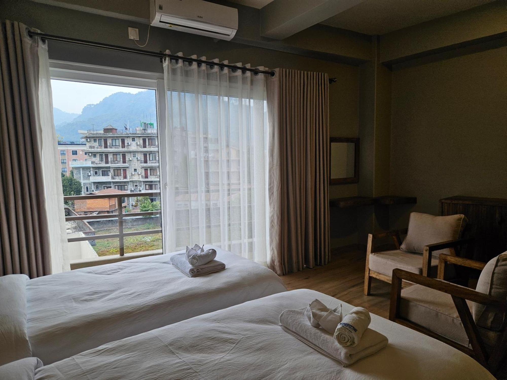 Hotel Blossom Pokhara Exterior photo