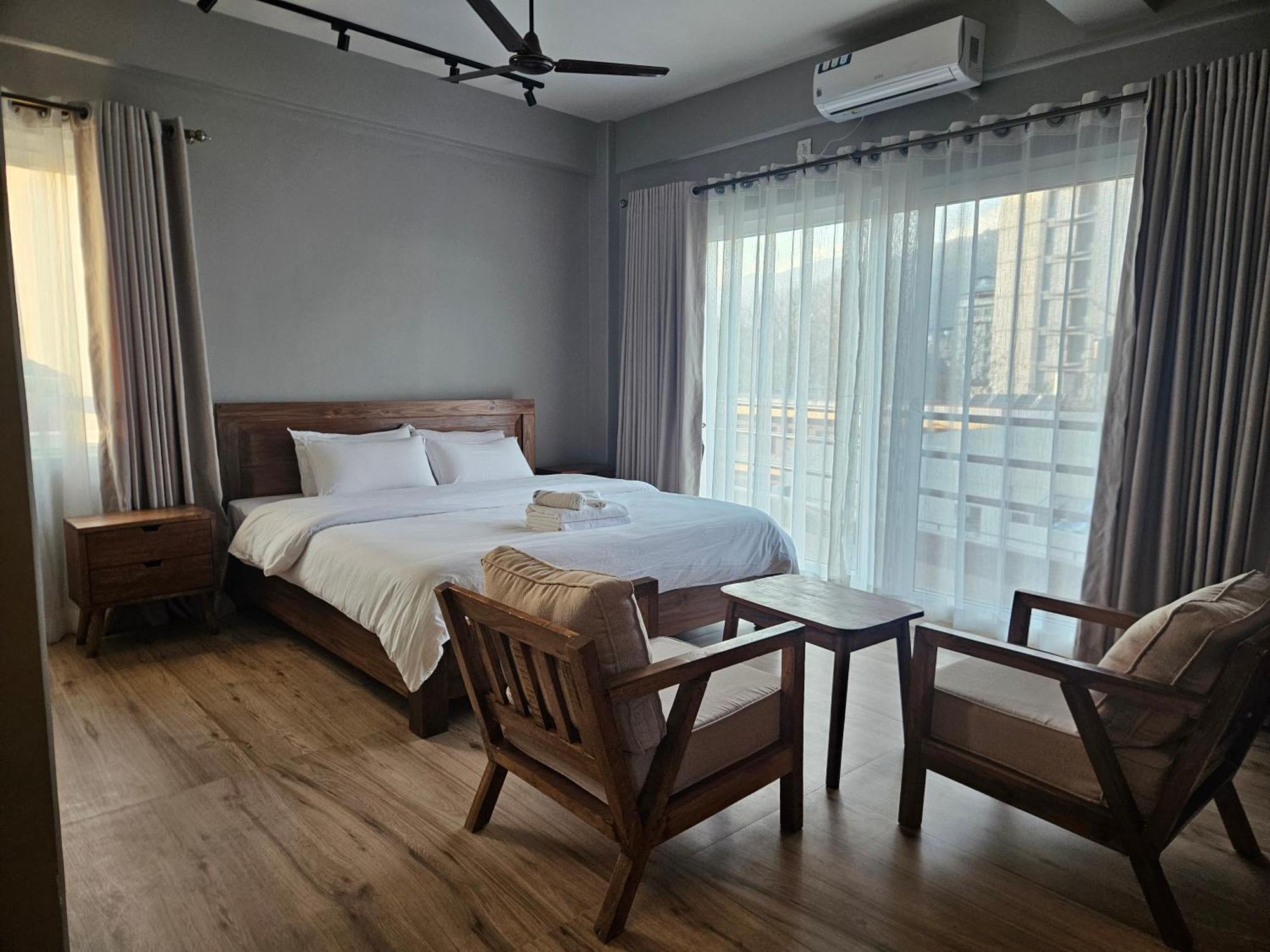 Hotel Blossom Pokhara Room photo