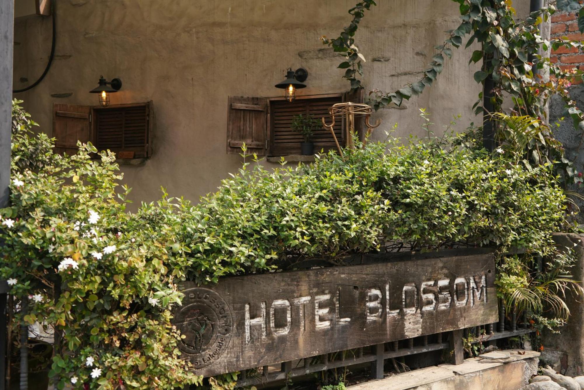Hotel Blossom Pokhara Exterior photo