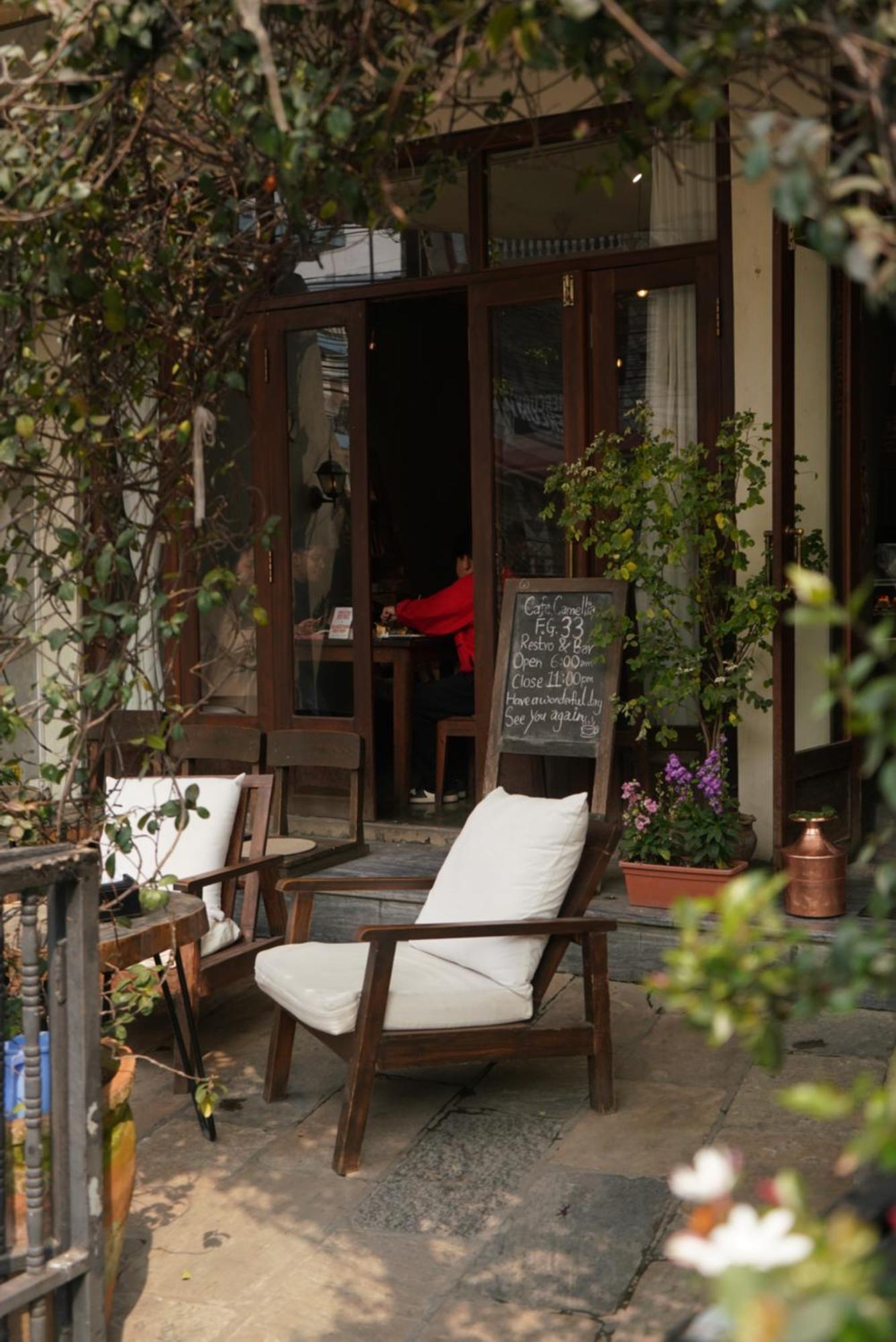 Hotel Blossom Pokhara Exterior photo