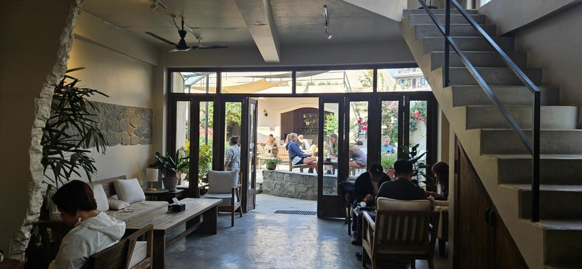 Hotel Blossom Pokhara Exterior photo